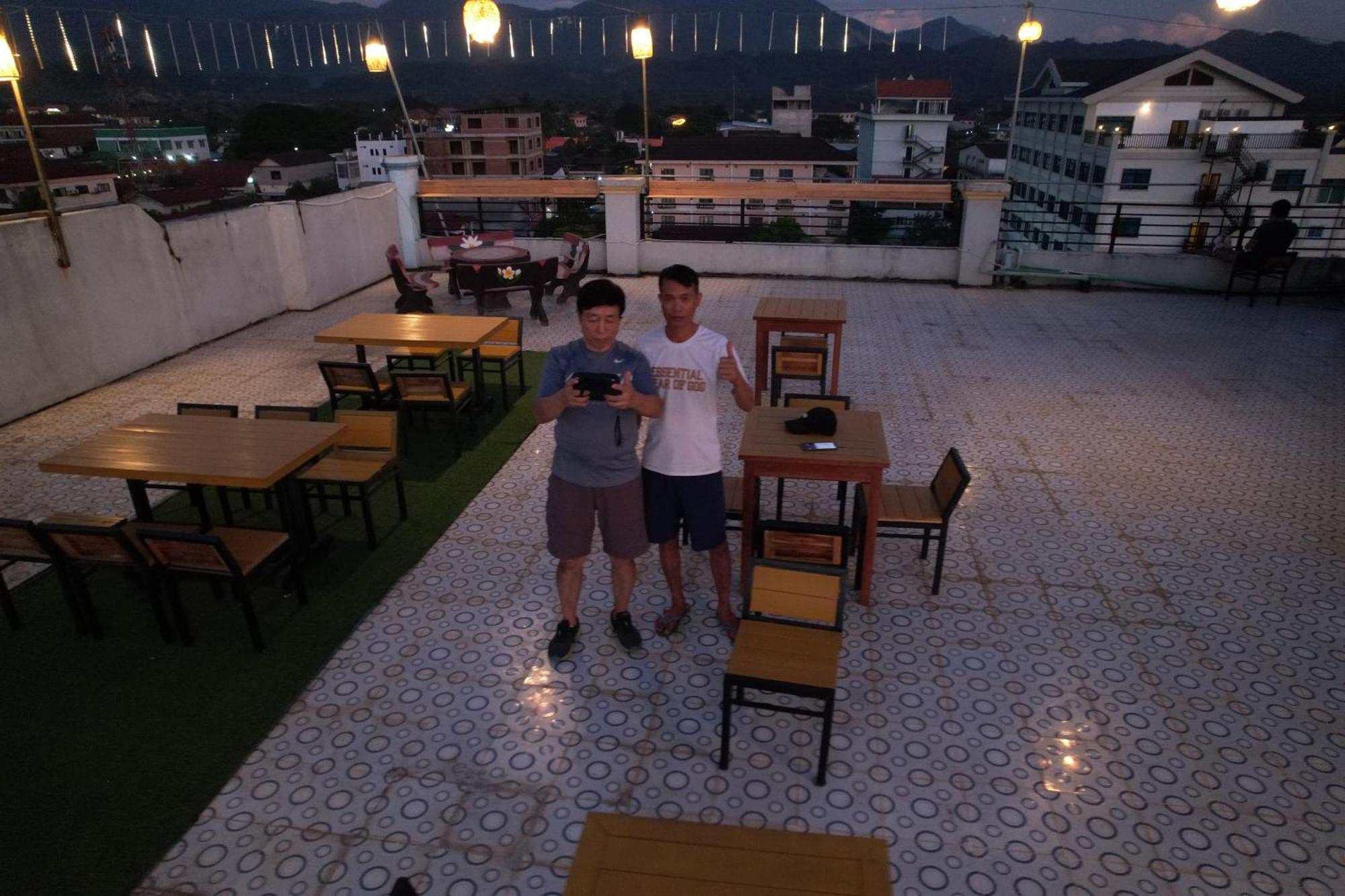 Annecy Hotel Vang Vieng Exteriör bild