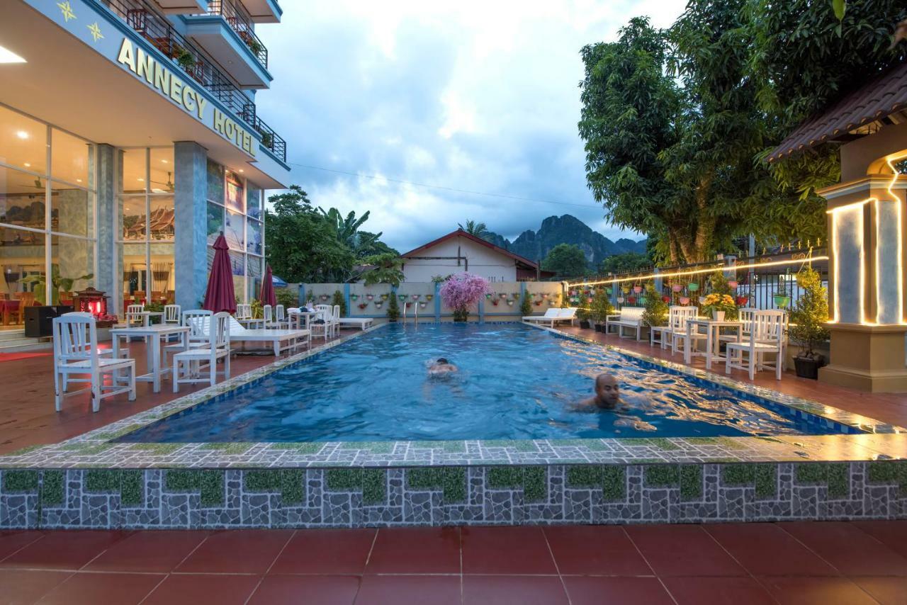 Annecy Hotel Vang Vieng Exteriör bild