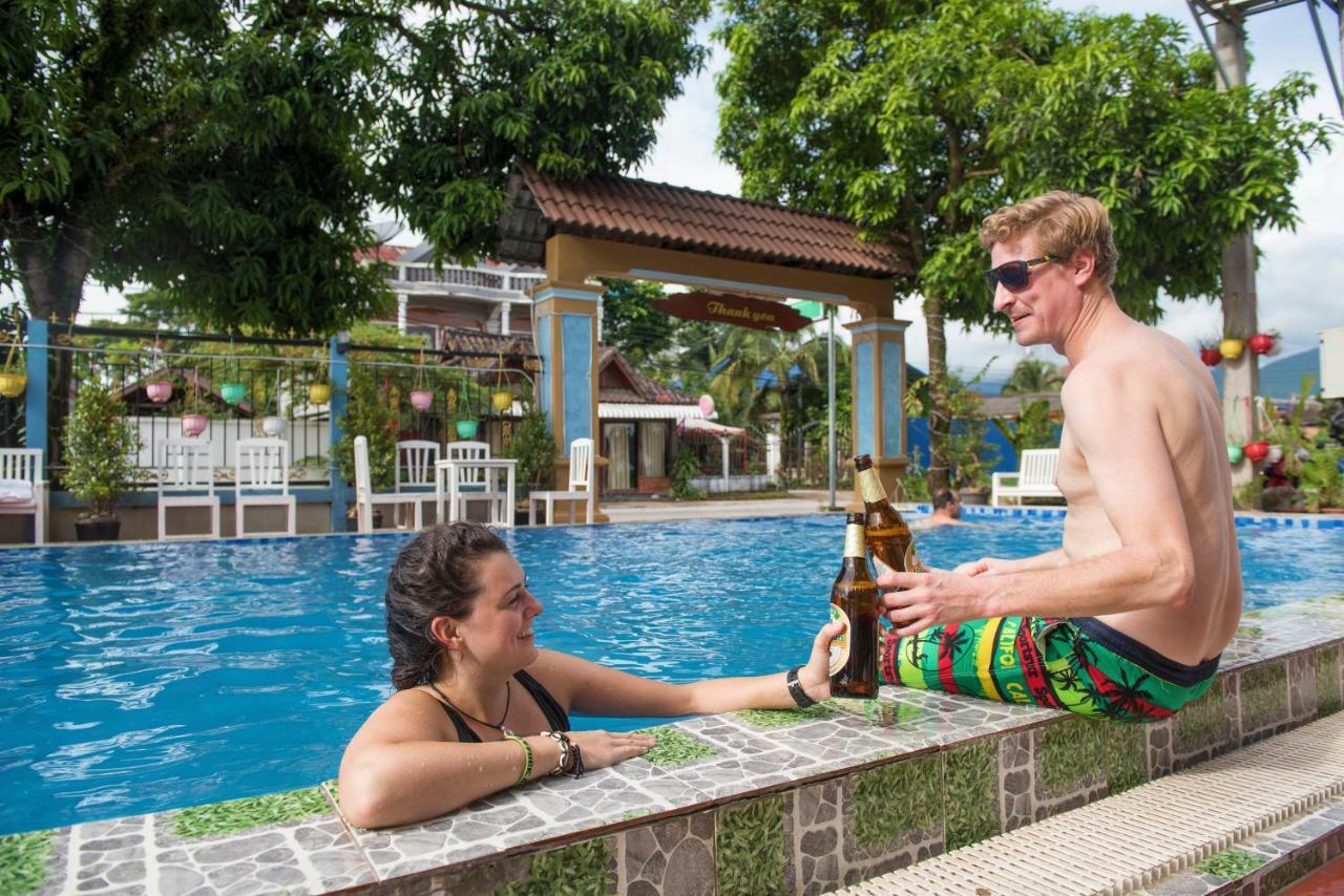 Annecy Hotel Vang Vieng Exteriör bild