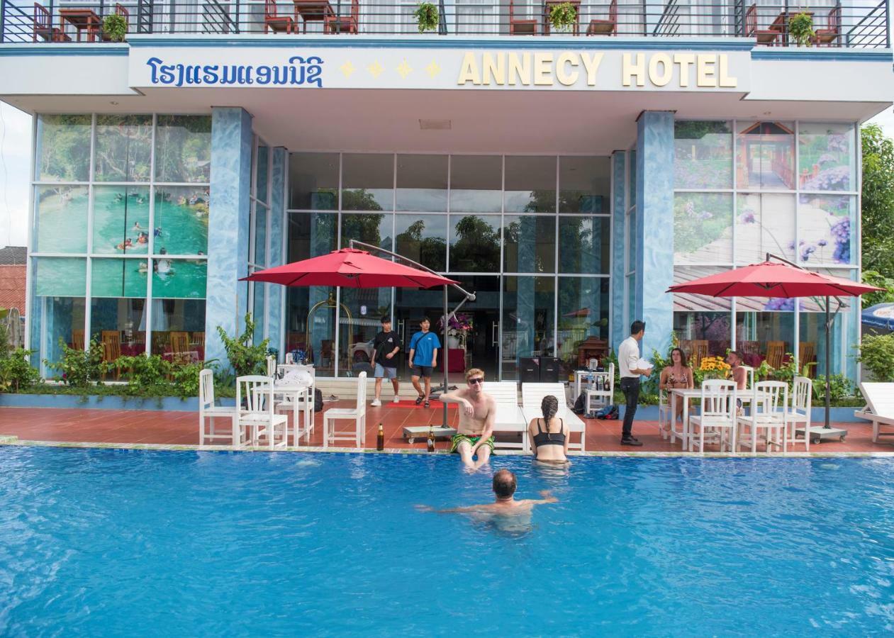 Annecy Hotel Vang Vieng Exteriör bild