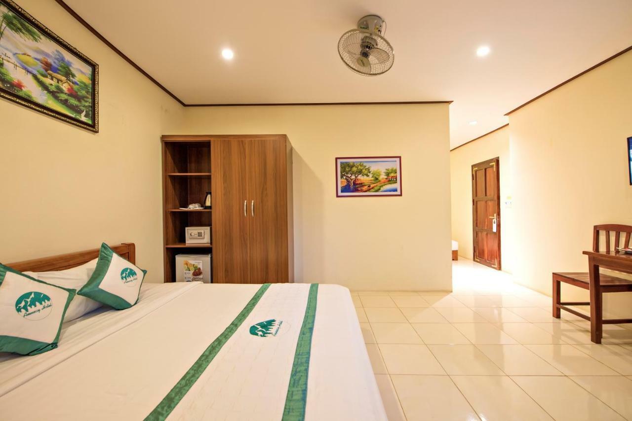 Annecy Hotel Vang Vieng Exteriör bild