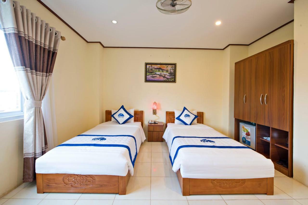 Annecy Hotel Vang Vieng Exteriör bild